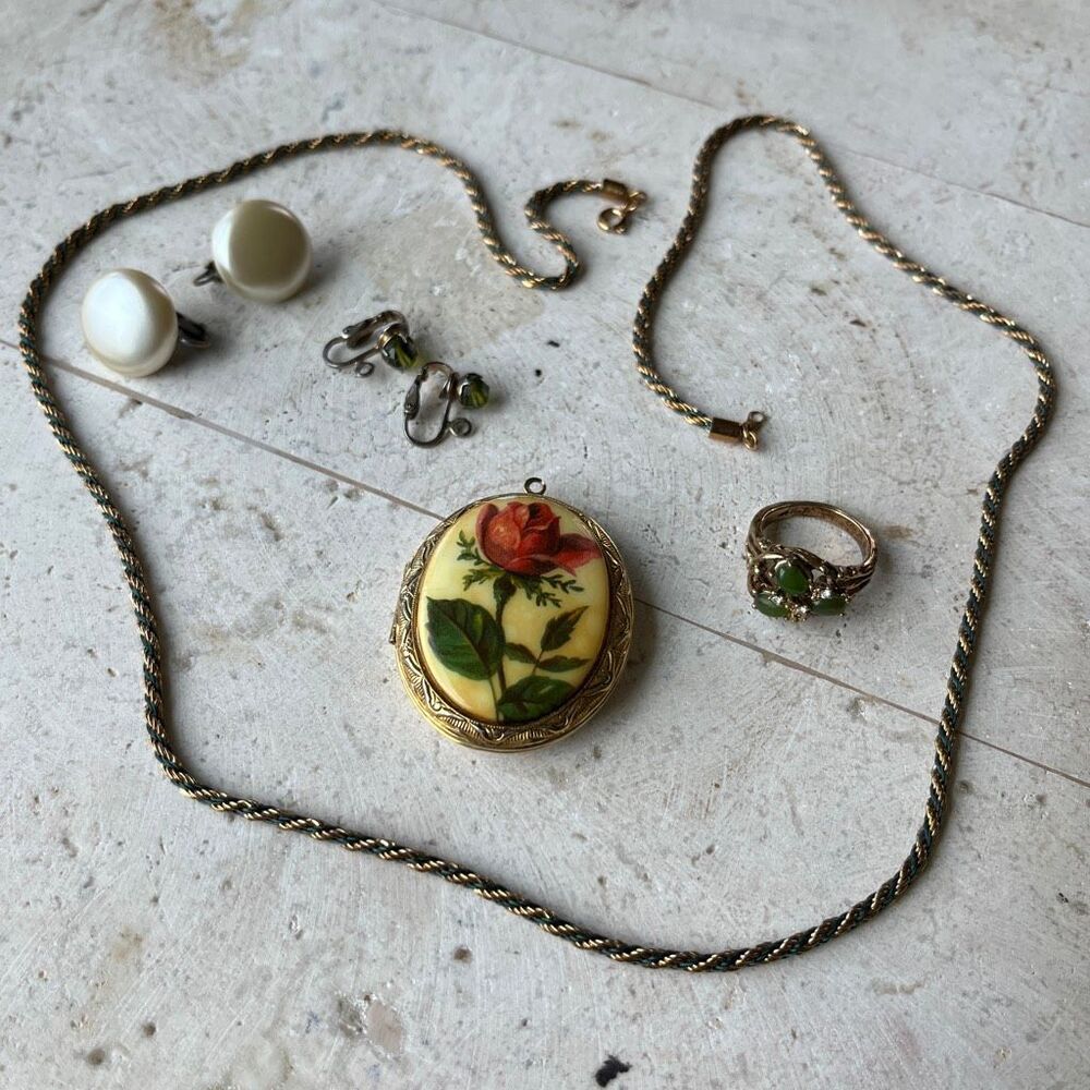 VTG Jewelry Lot 50s 60s 70s 80s Romantic Eclectic Locket Ring Mix